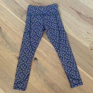 Zyia Active Womens Navy and White Geometric Athletic Cropped Leggings Size 4